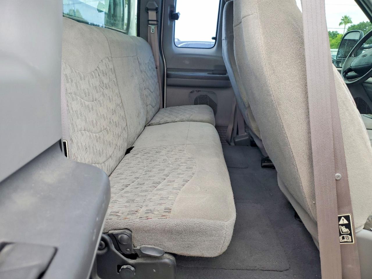 2000 Ford F250 Super Duty White vin: 1FTNX20L4YED09511