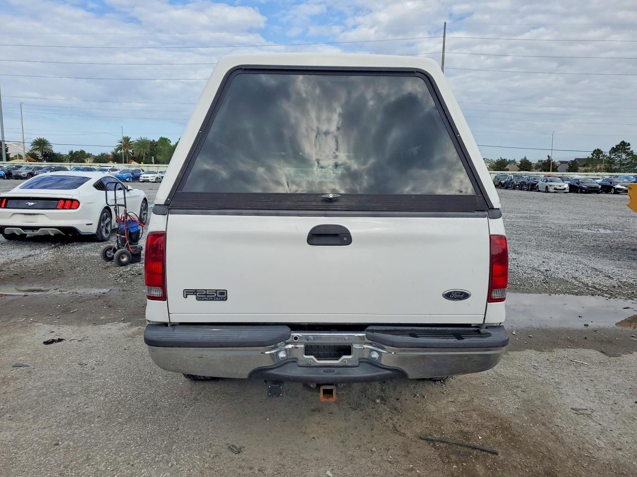 2000 Ford F250 Super Duty White vin: 1FTNX20L4YED09511