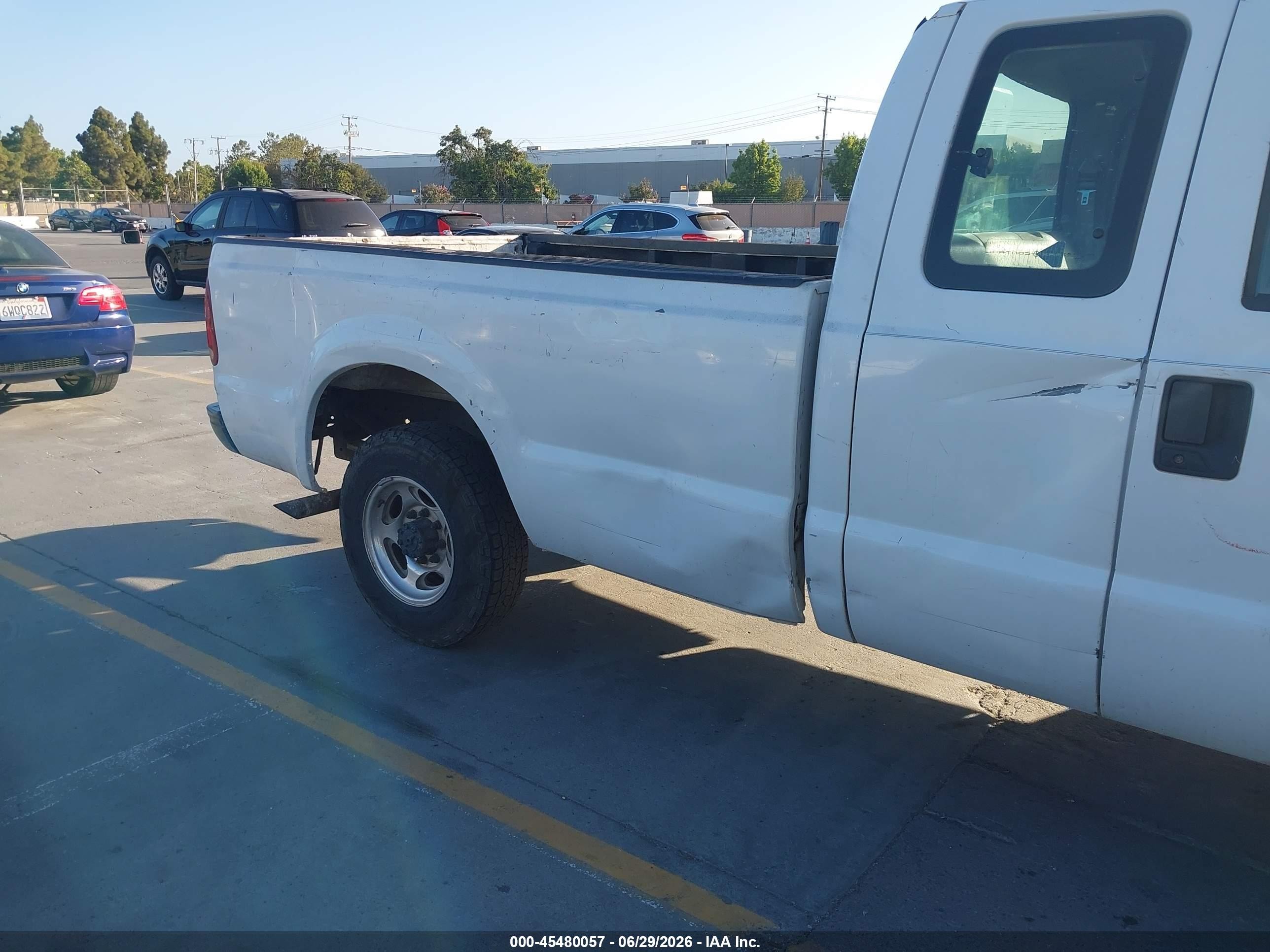 2000 Ford F-250 Lariat/xl/xlt White vin: 1FTNX20L5YED06598