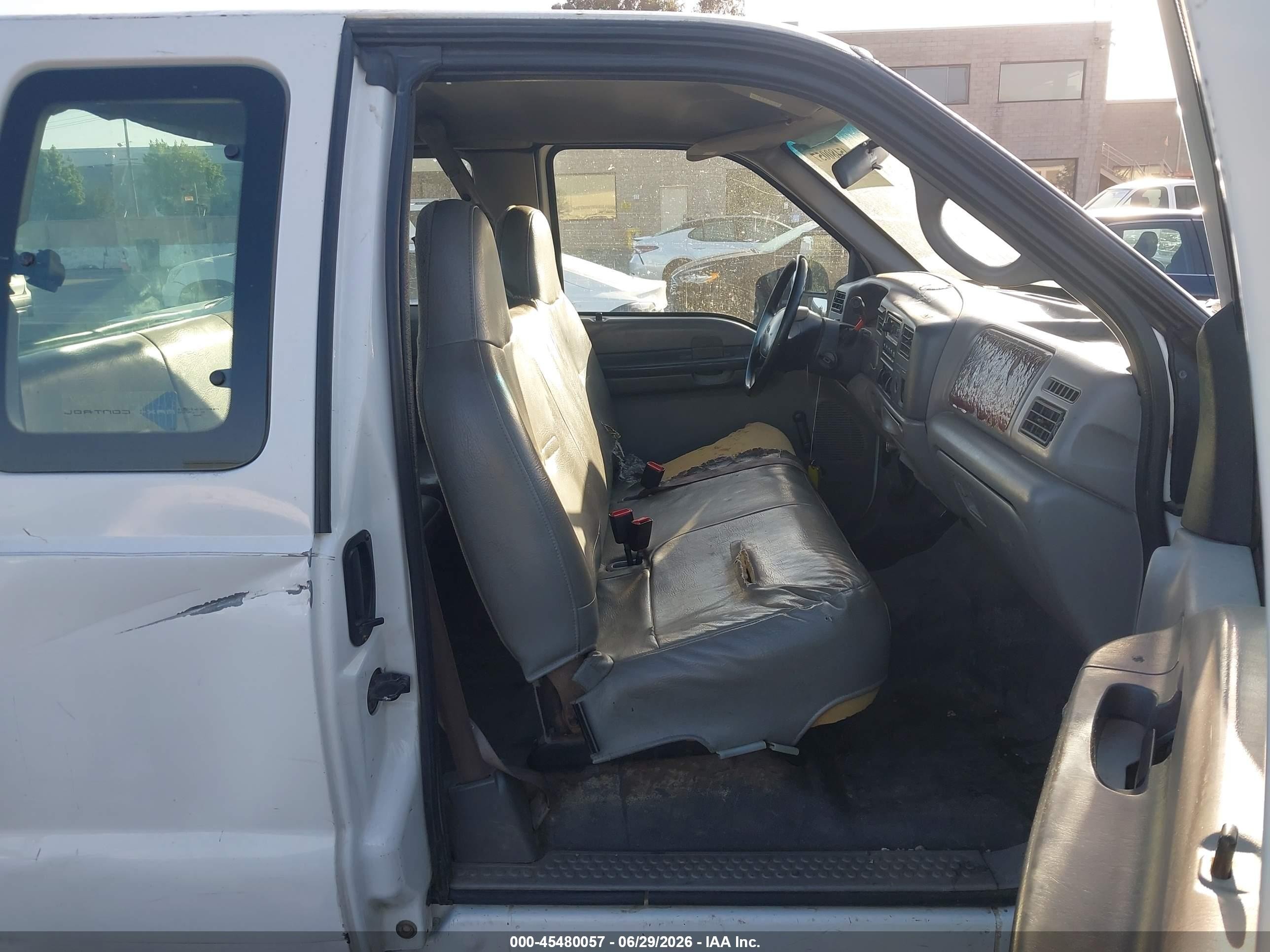 2000 Ford F-250 Lariat/xl/xlt White vin: 1FTNX20L5YED06598