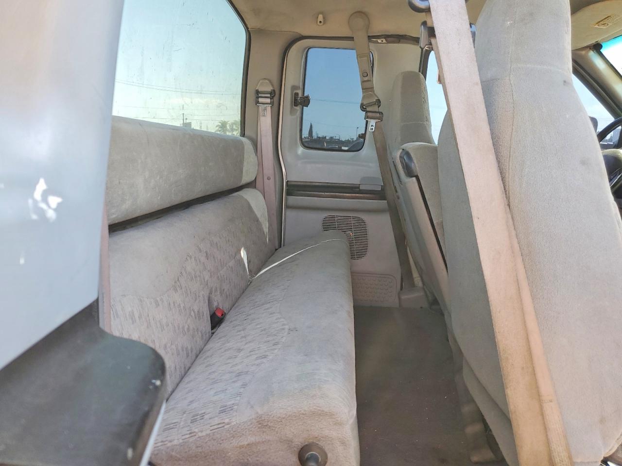 1999 Ford F250 Super Duty Silver vin: 1FTNX20L8XEC51871