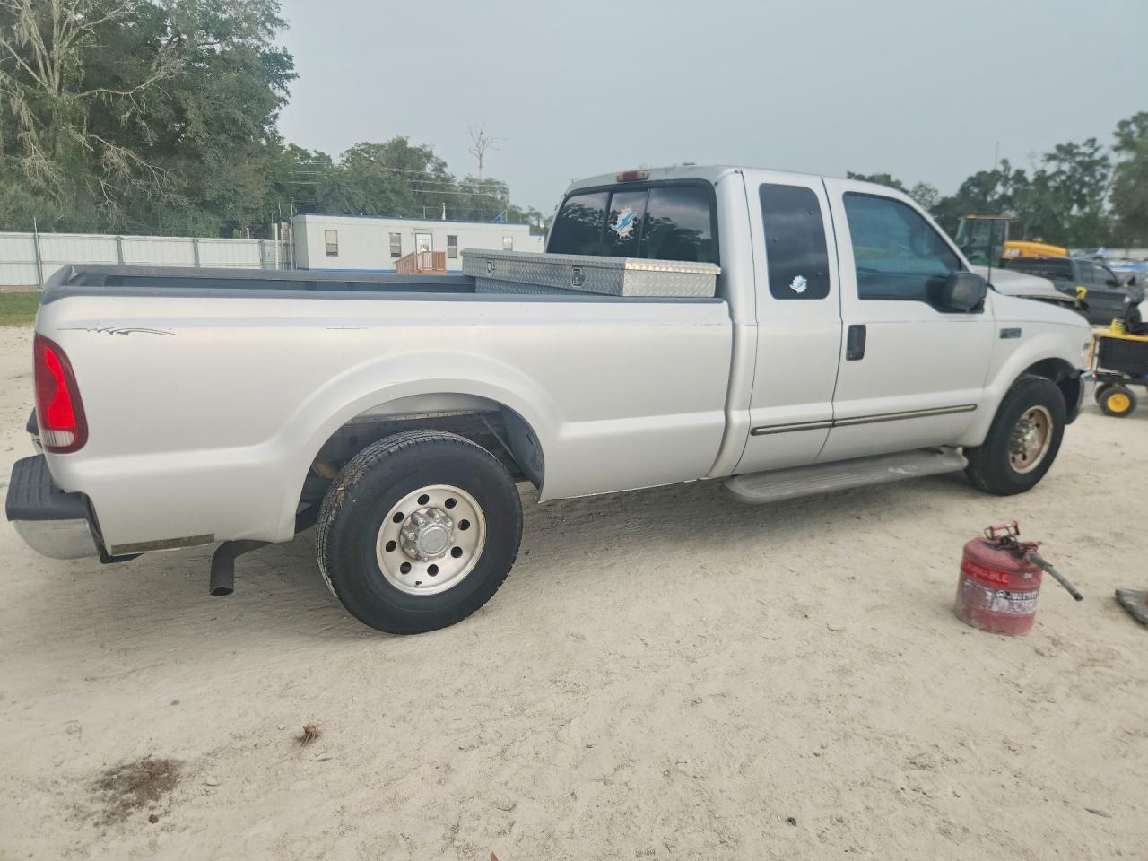 2000 Ford F250 Super Duty Silver vin: 1FTNX20L9YEC95685