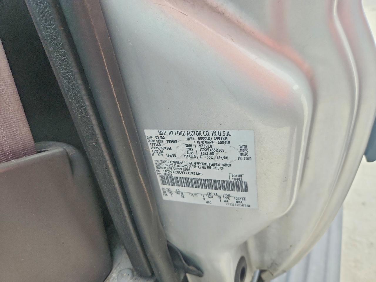 2000 Ford F250 Super Duty Silver vin: 1FTNX20L9YEC95685