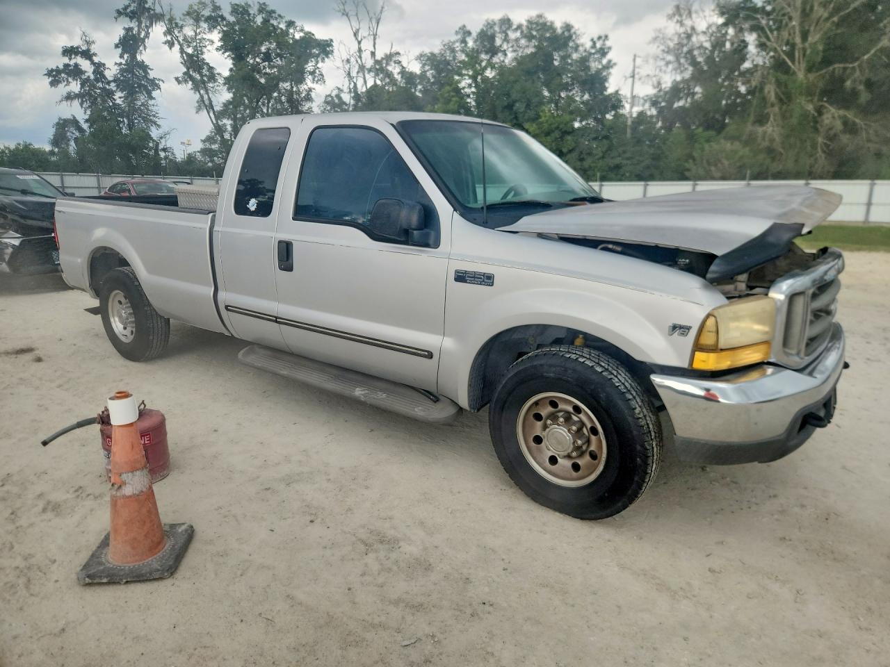 2000 Ford F250 Super Duty Silver vin: 1FTNX20L9YEC95685