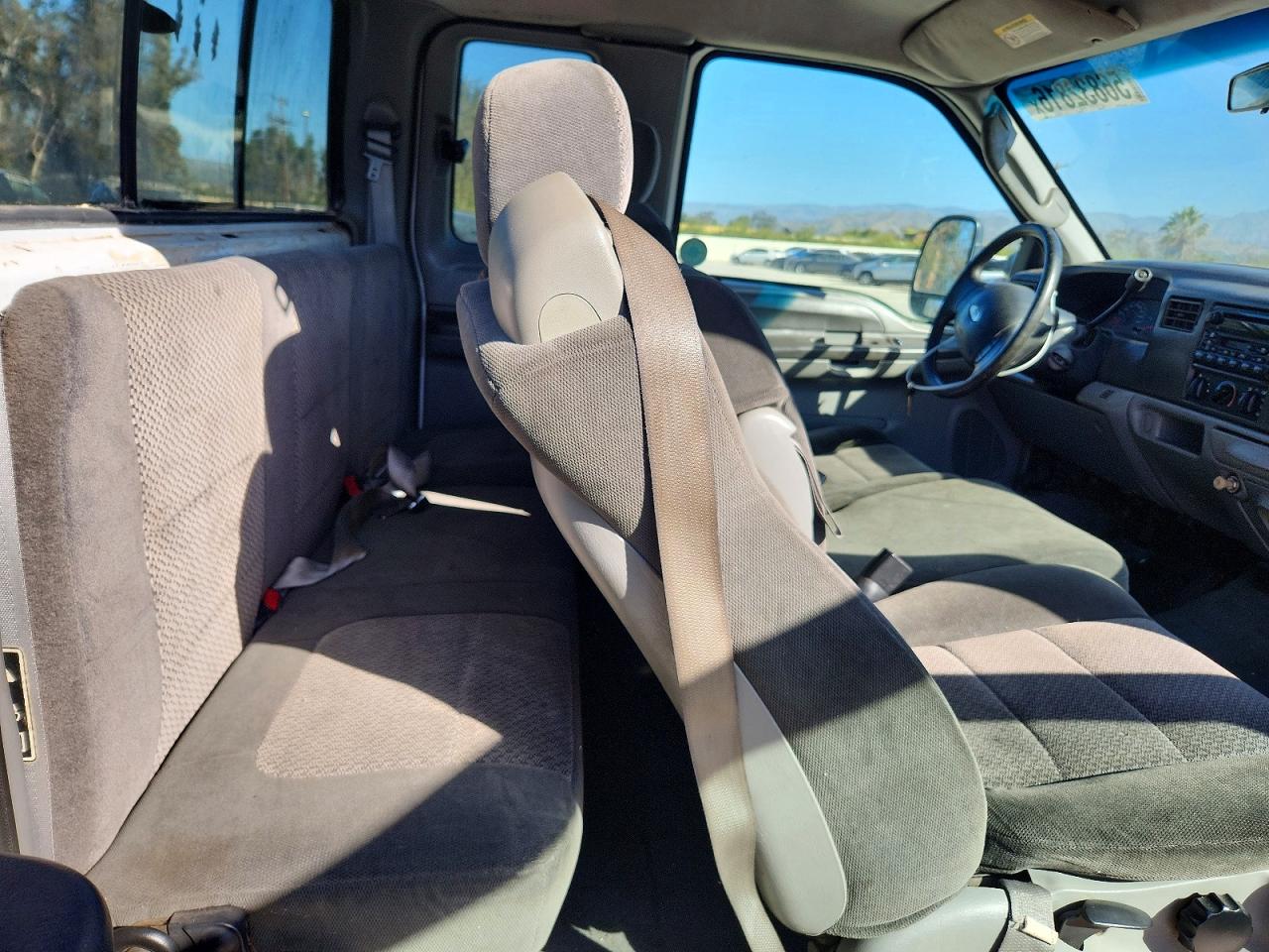2003 Ford F250 Super Duty White vin: 1FTNX20LX3EB32973
