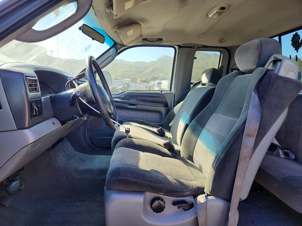 2003 Ford F250 Super Duty White vin: 1FTNX20LX3EB32973
