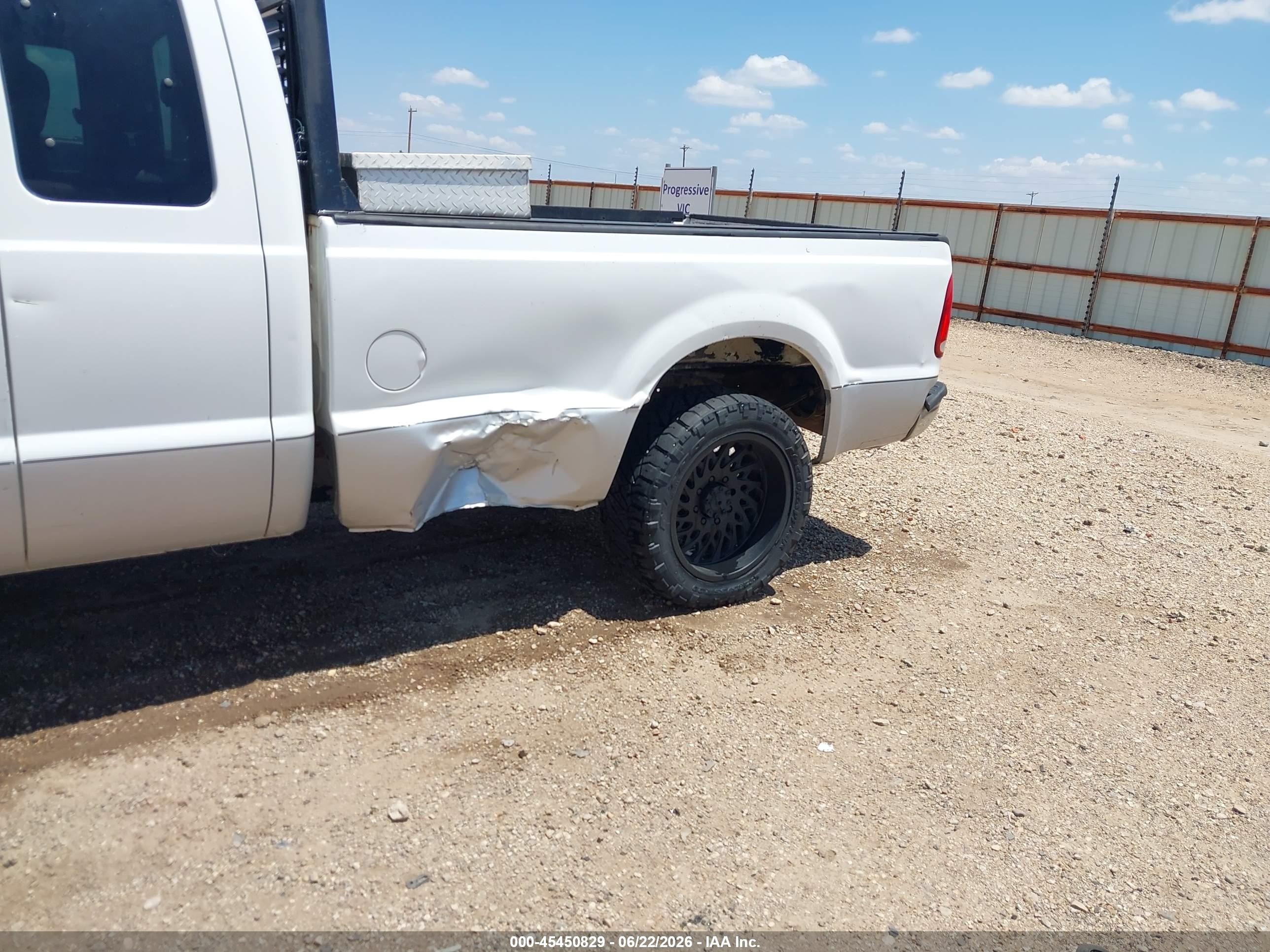 2004 Ford F-250 Lariat/xl/xlt White vin: 1FTNX20LX4ED16134
