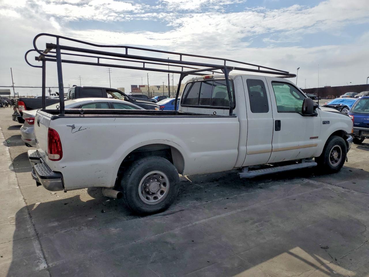 2003 Ford F250 Super Duty White vin: 1FTNX20P13EC75863