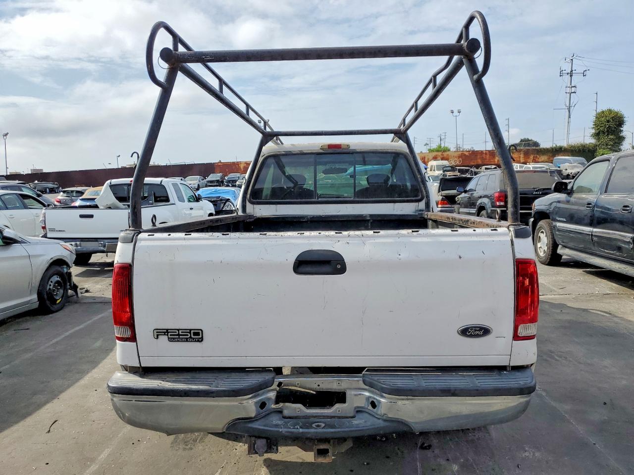 2003 Ford F250 Super Duty White vin: 1FTNX20P13EC75863