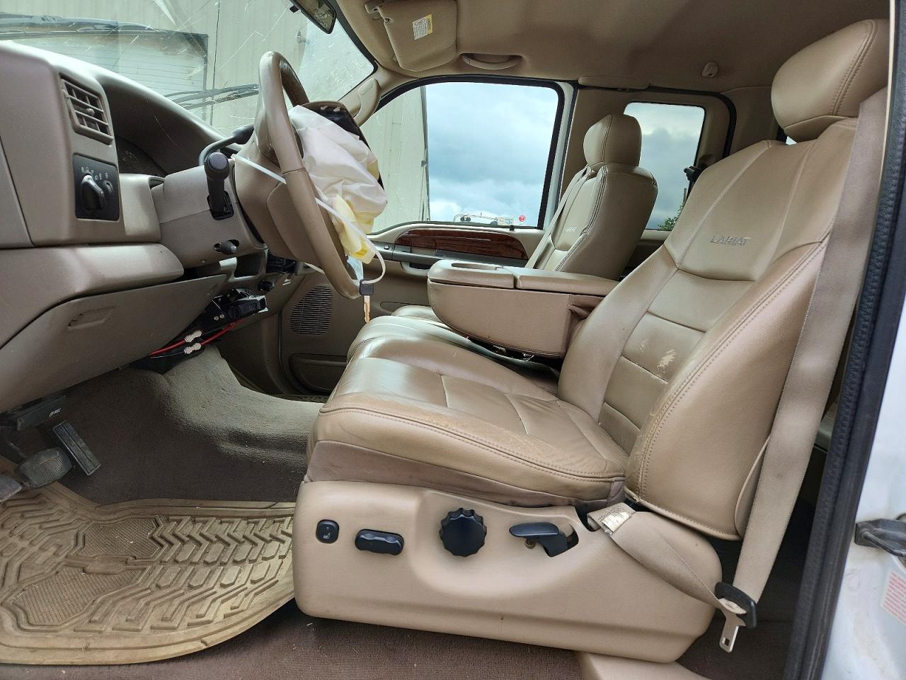 2003 Ford F250 Super Duty White vin: 1FTNX20P63ED62738