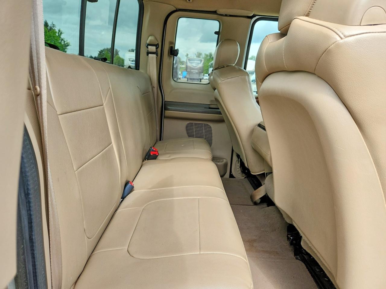 2003 Ford F250 Super Duty White vin: 1FTNX20P63ED62738