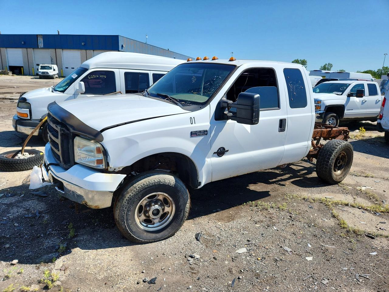 2000 Ford F250 Super Duty White vin: 1FTNX21F0YEB87772