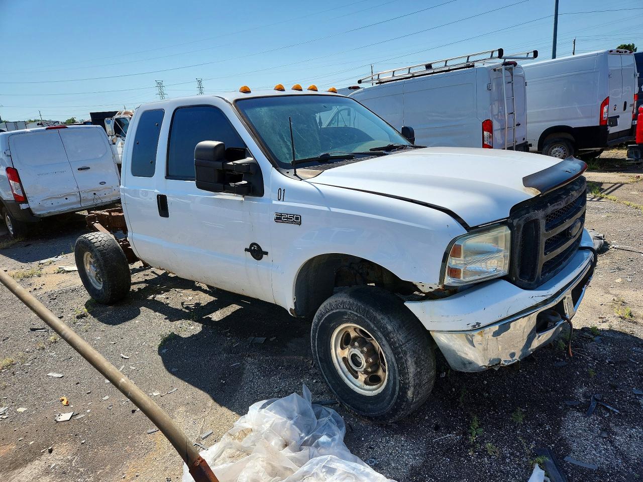 2000 Ford F250 Super Duty White vin: 1FTNX21F0YEB87772