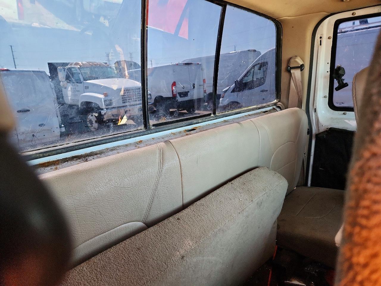 2000 Ford F250 Super Duty White vin: 1FTNX21F0YEB87772