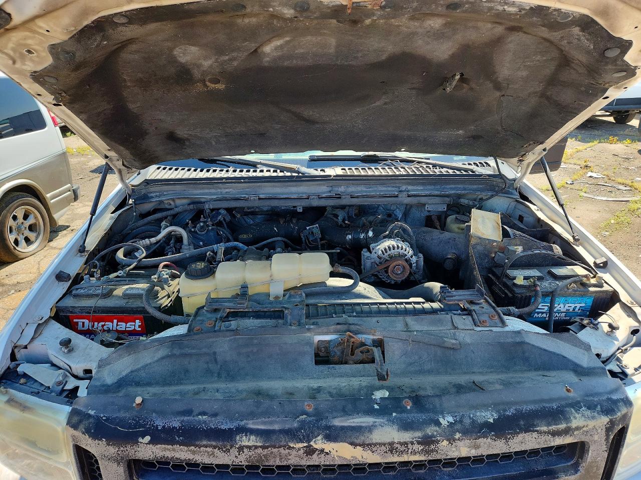 2000 Ford F250 Super Duty White vin: 1FTNX21F0YEB87772