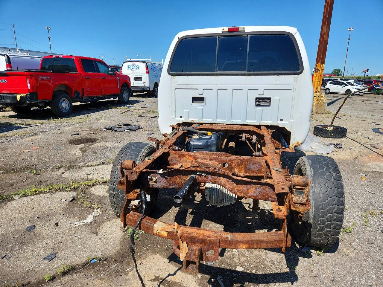 2000 Ford F250 Super Duty White vin: 1FTNX21F0YEB87772