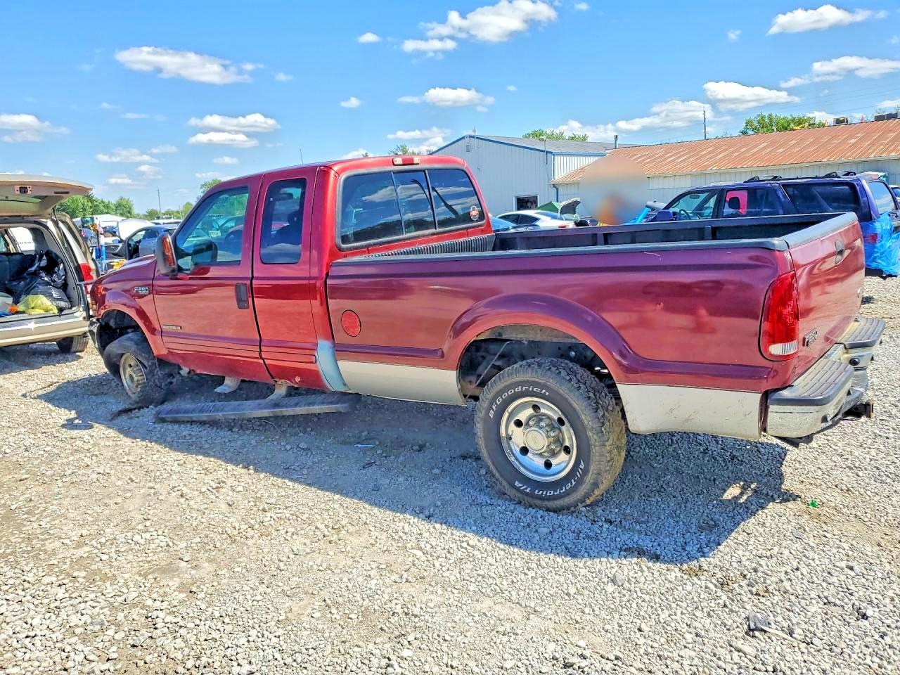 2001 Ford F250 Super Duty Maroon vin: 1FTNX21F11EB29532