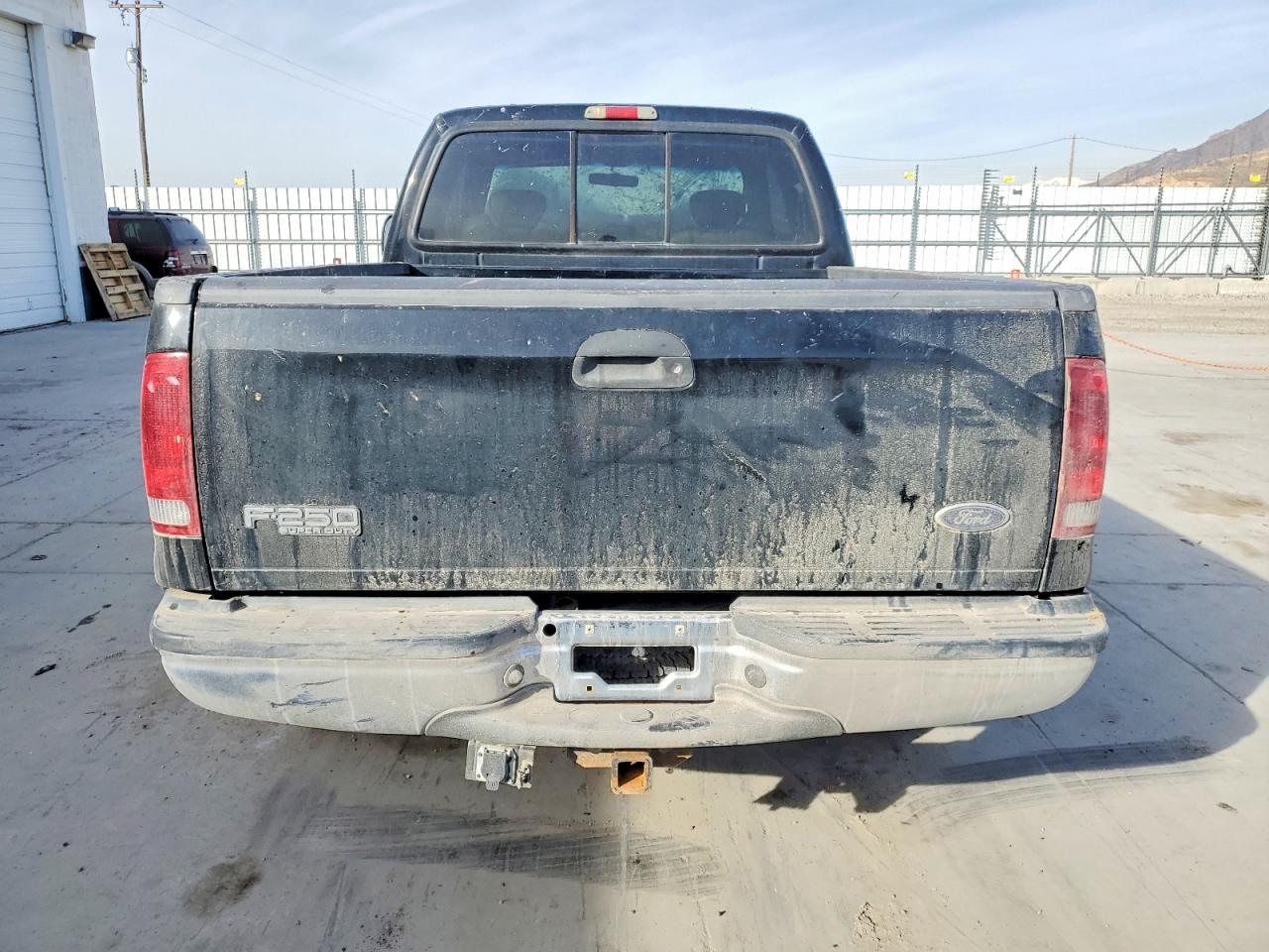 2001 Ford F250 Super Duty Black vin: 1FTNX21F11EB56987