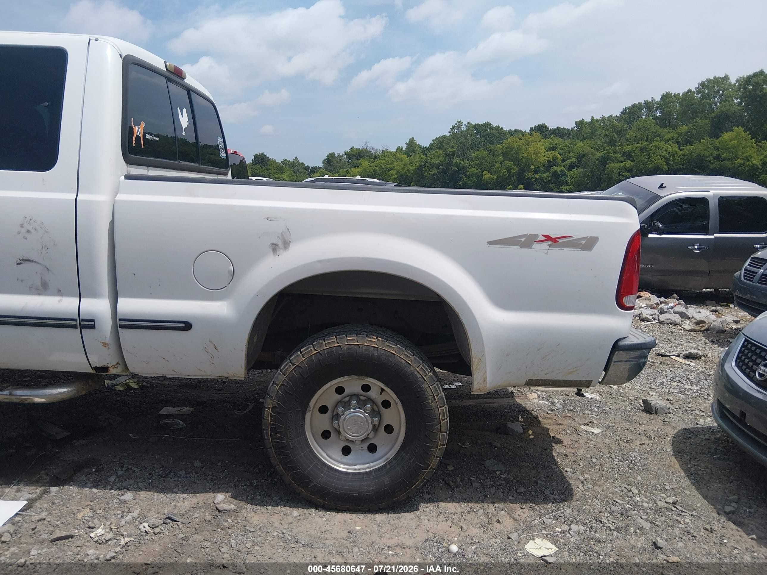 1999 Ford F-250   White vin: 1FTNX21F2XEC25517