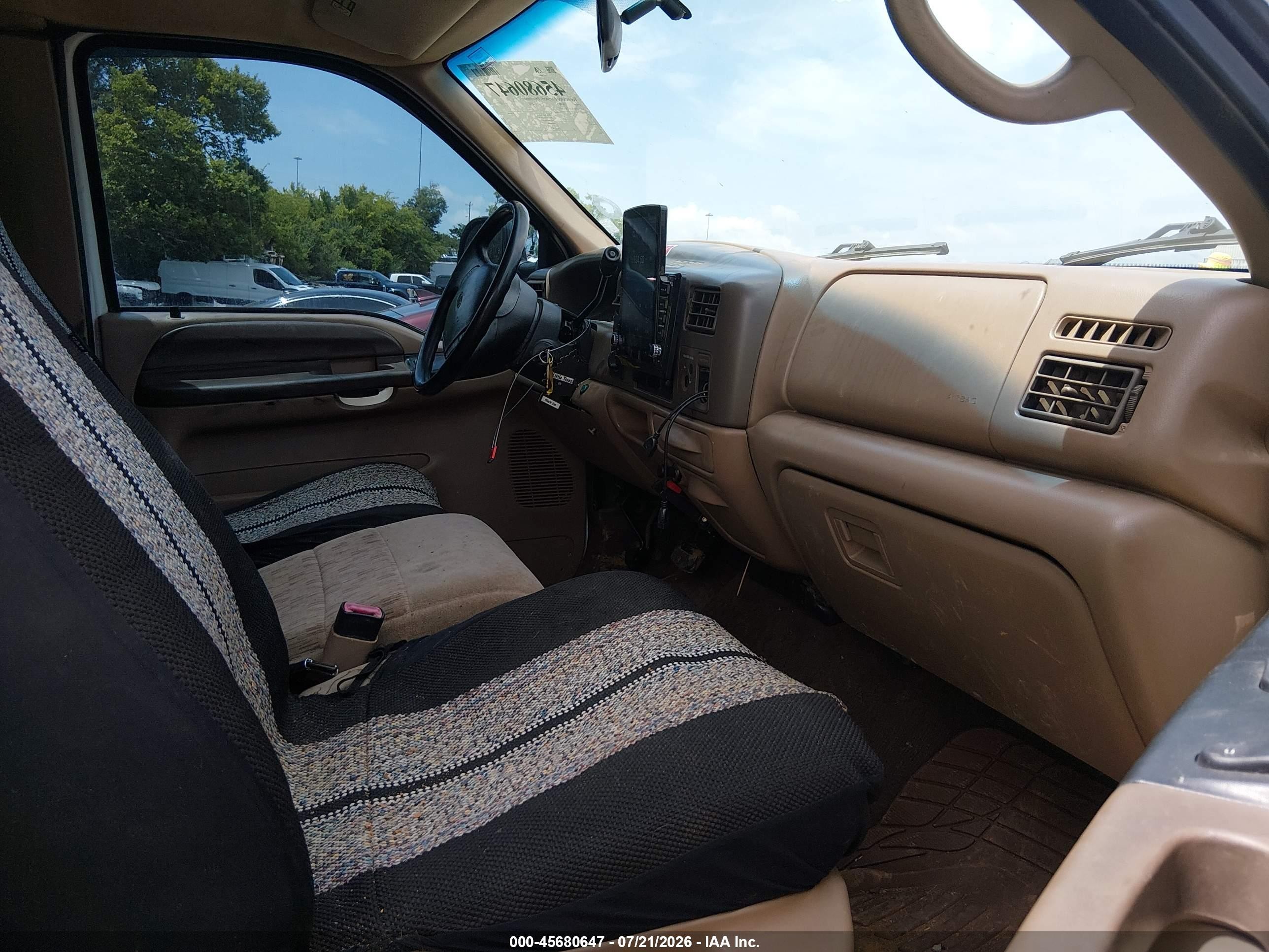 1999 Ford F-250   White vin: 1FTNX21F2XEC25517