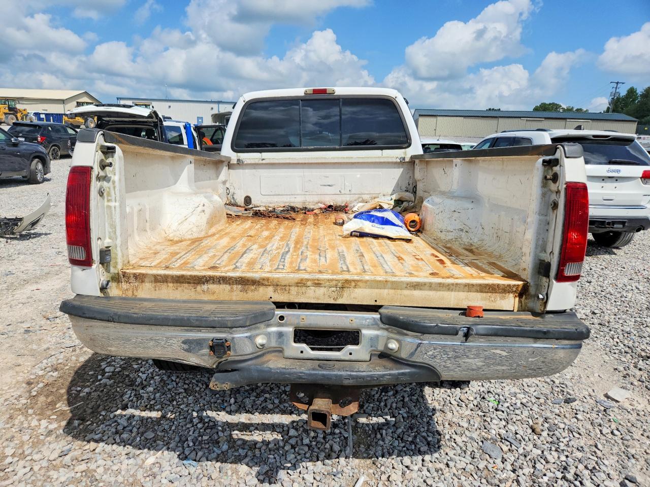 1999 Ford F250 Super Duty White vin: 1FTNX21F2XEE54974