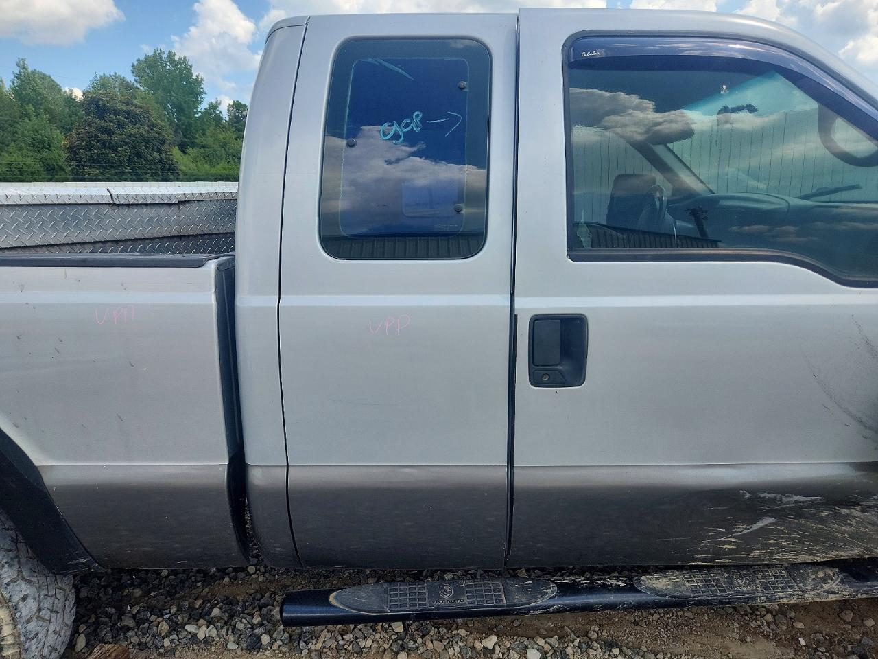2001 Ford F250 Super Duty Silver vin: 1FTNX21F71EB23119