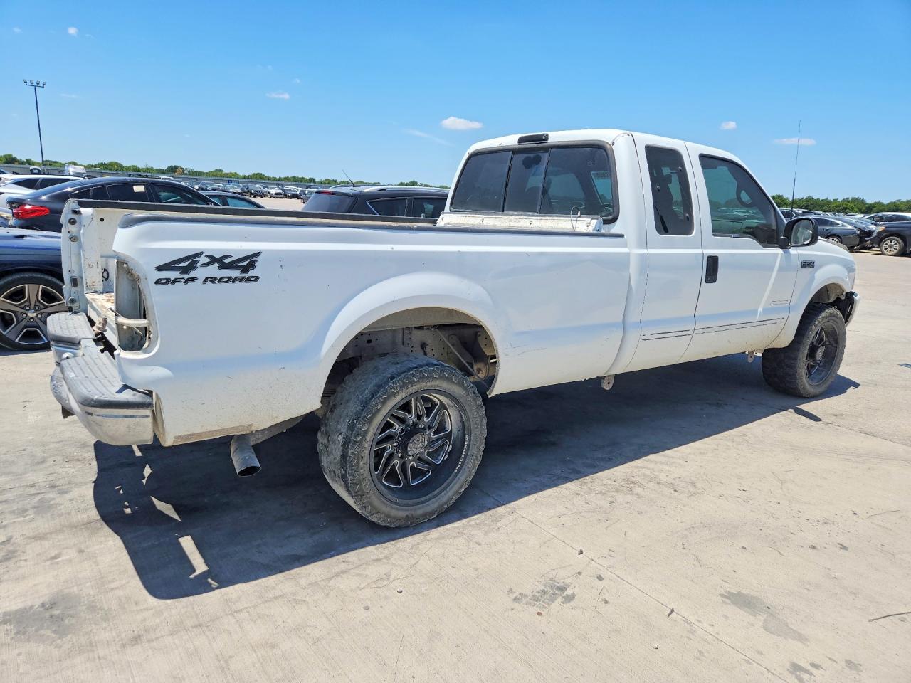 2000 Ford F250 Super Duty White vin: 1FTNX21F7YEB06329