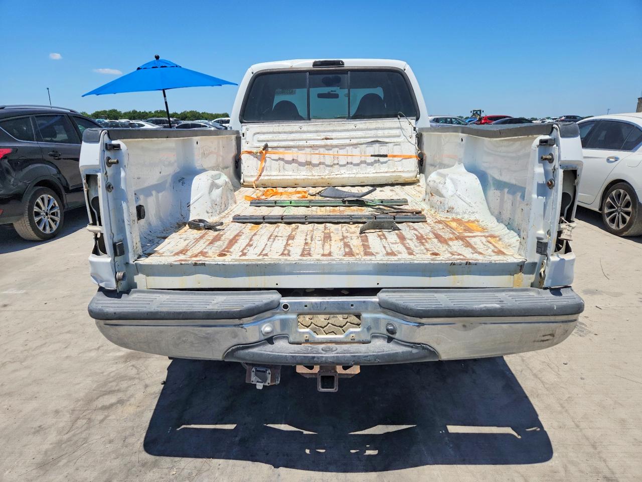 2000 Ford F250 Super Duty White vin: 1FTNX21F7YEB06329