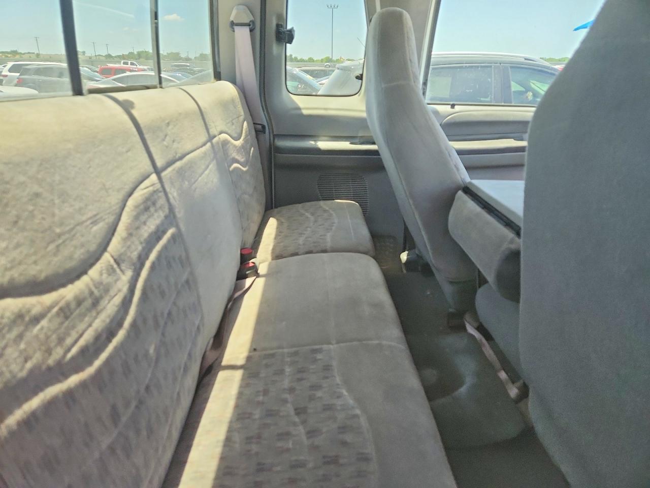 2000 Ford F250 Super Duty White vin: 1FTNX21F7YEB06329