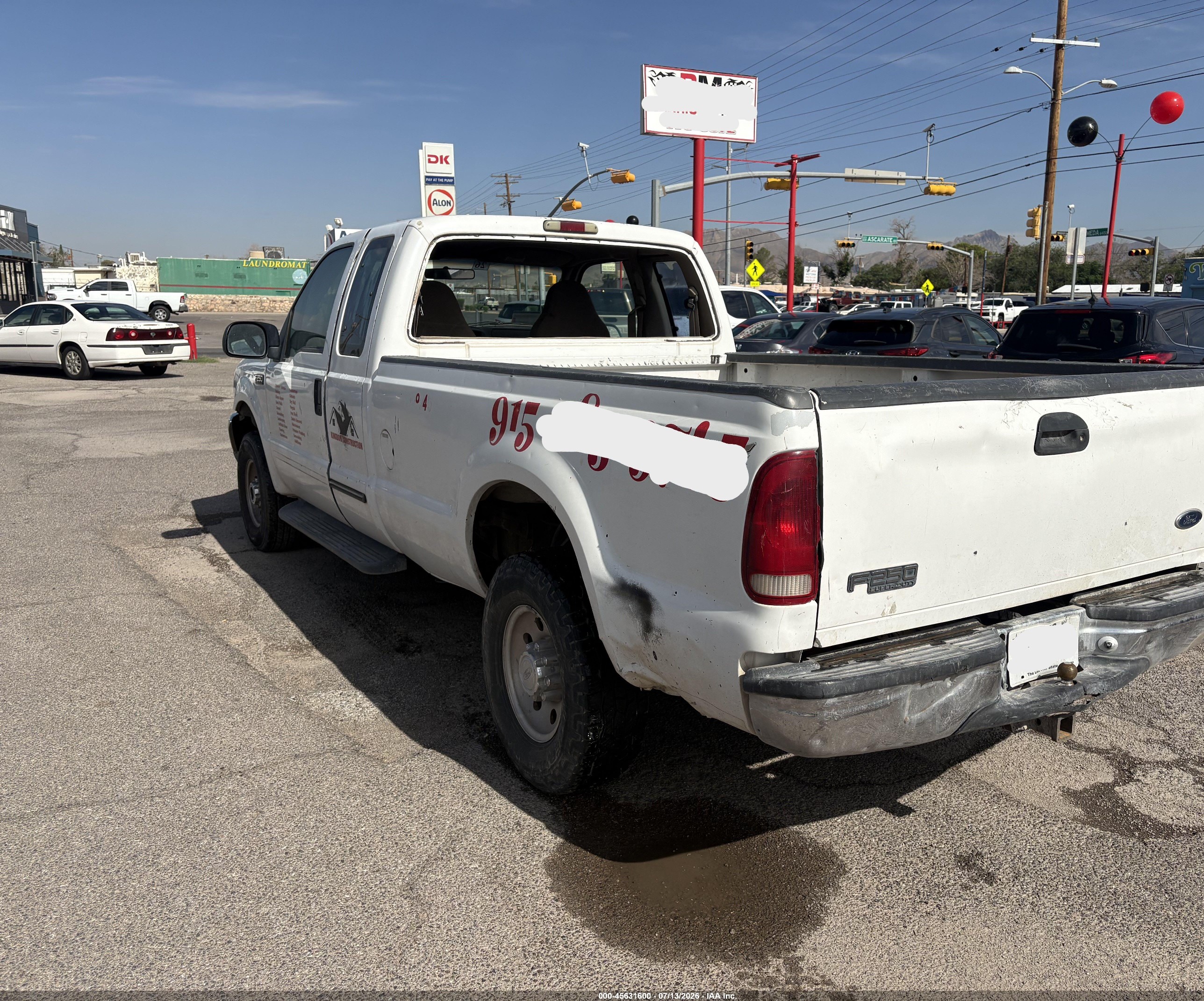 2000 Ford F-250   White vin: 1FTNX21F7YEC35414
