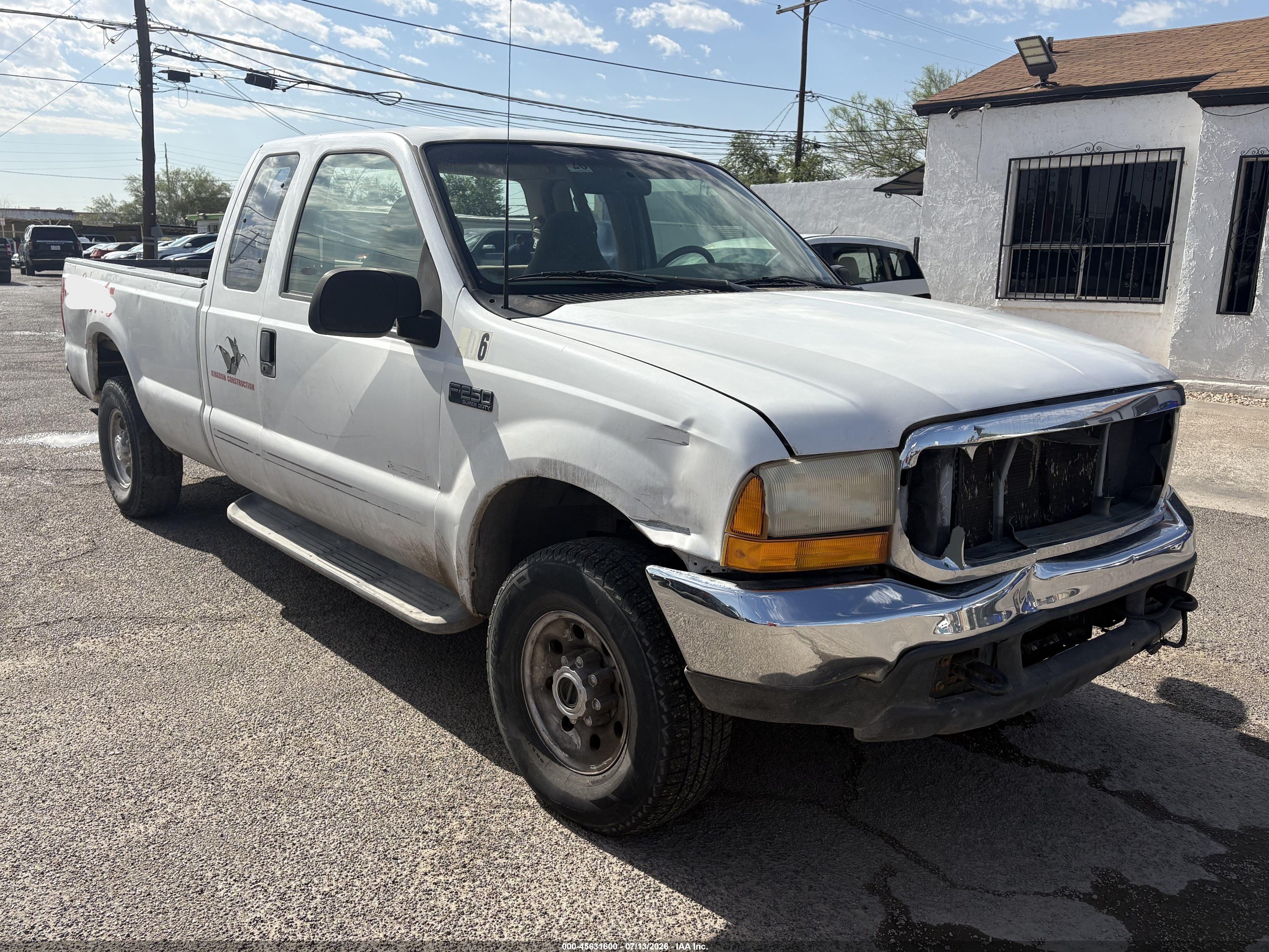 2000 Ford F-250   White vin: 1FTNX21F7YEC35414