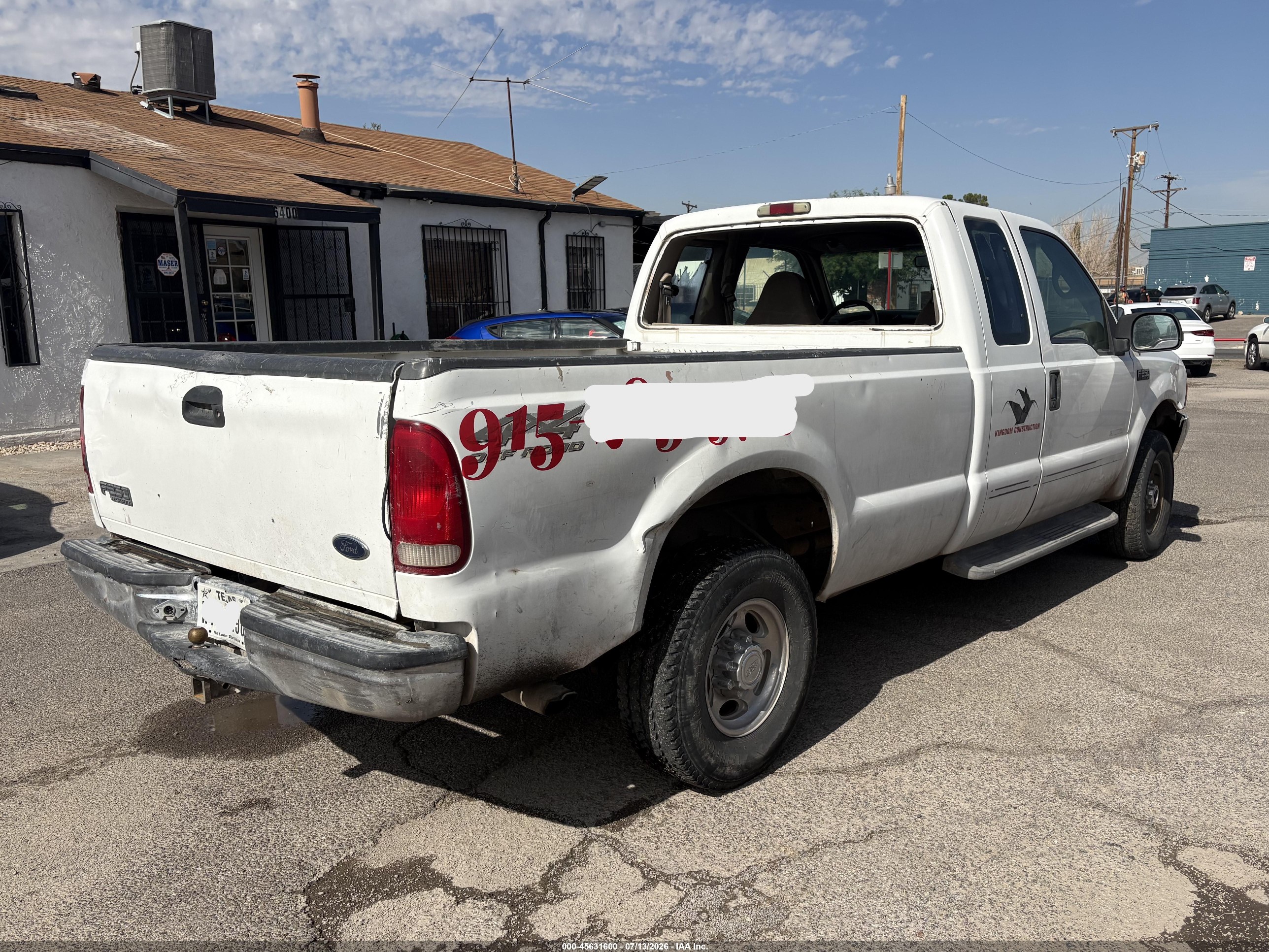 2000 Ford F-250   White vin: 1FTNX21F7YEC35414