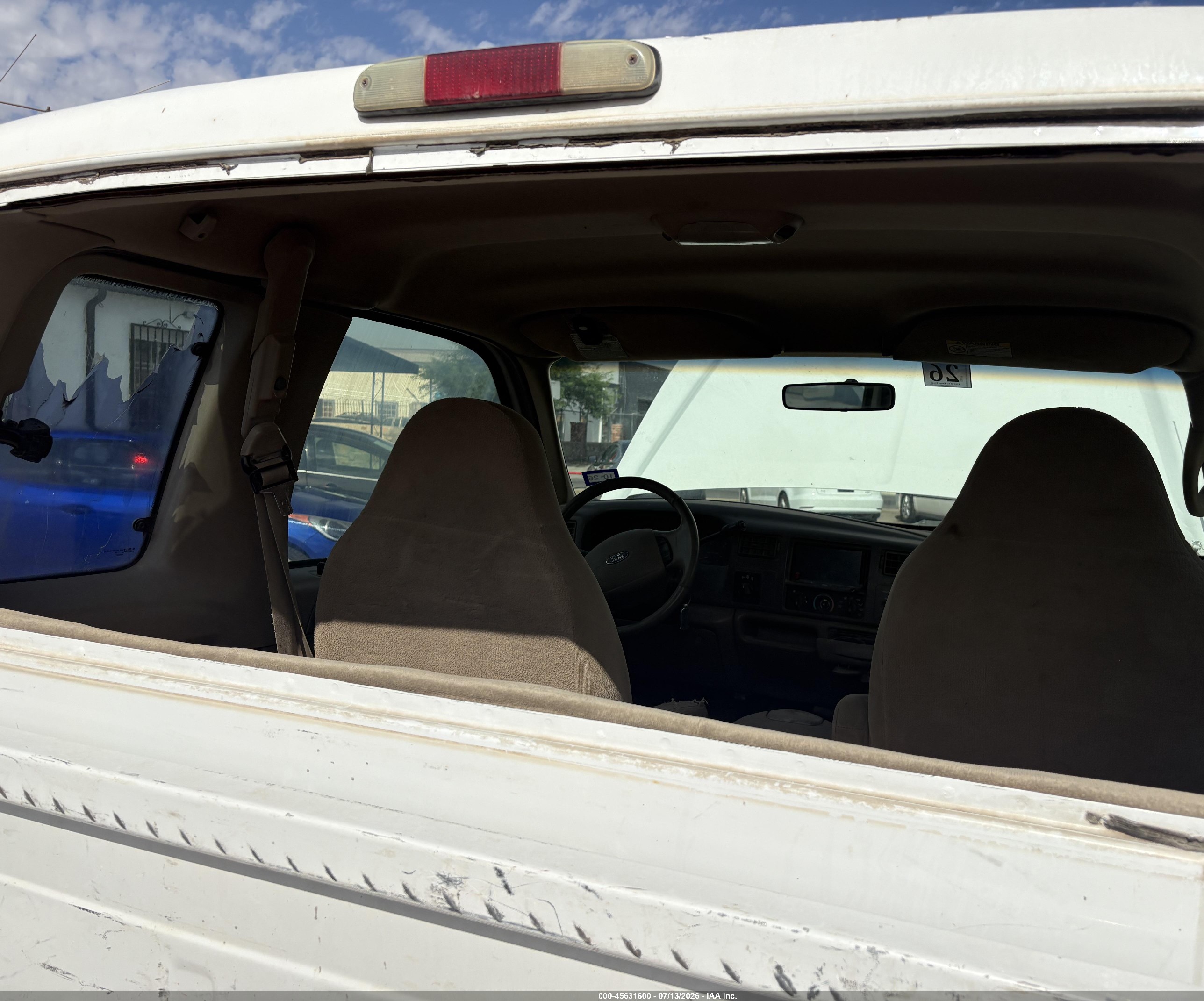 2000 Ford F-250   White vin: 1FTNX21F7YEC35414