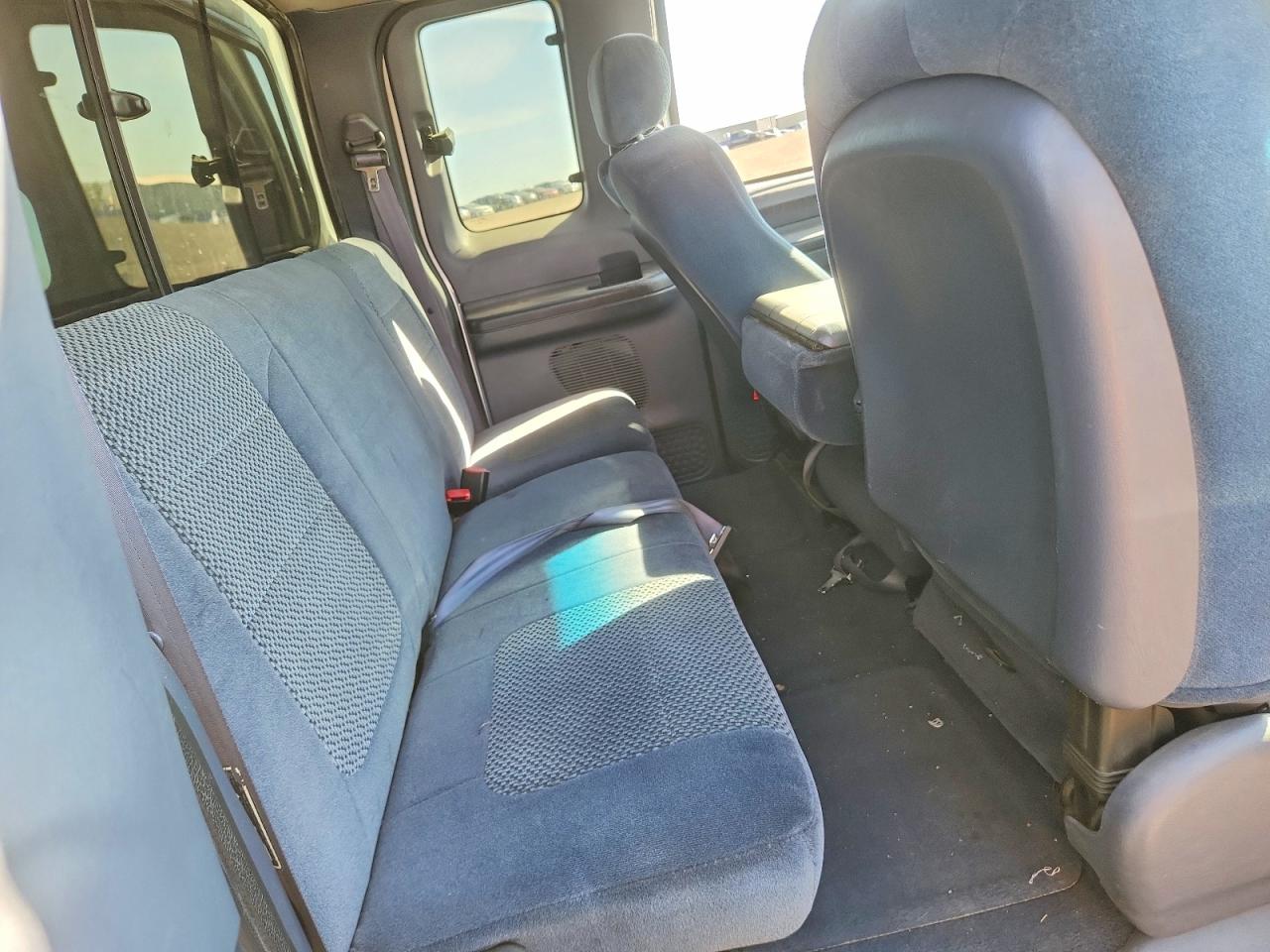 2001 Ford F250 Super Duty Silver vin: 1FTNX21F81EB18012