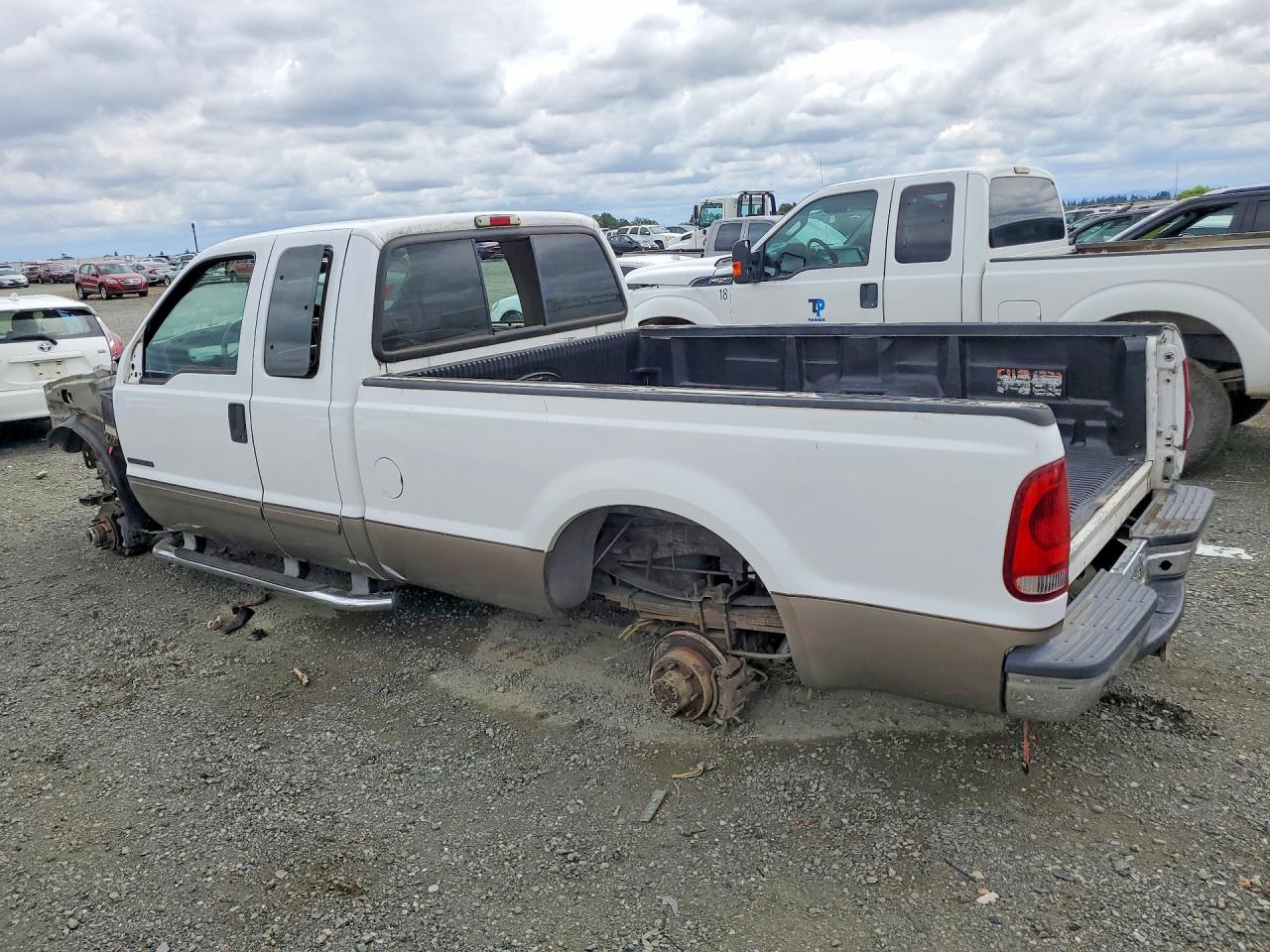 2002 Ford F250 Super Duty Two Tone vin: 1FTNX21F92EC76182