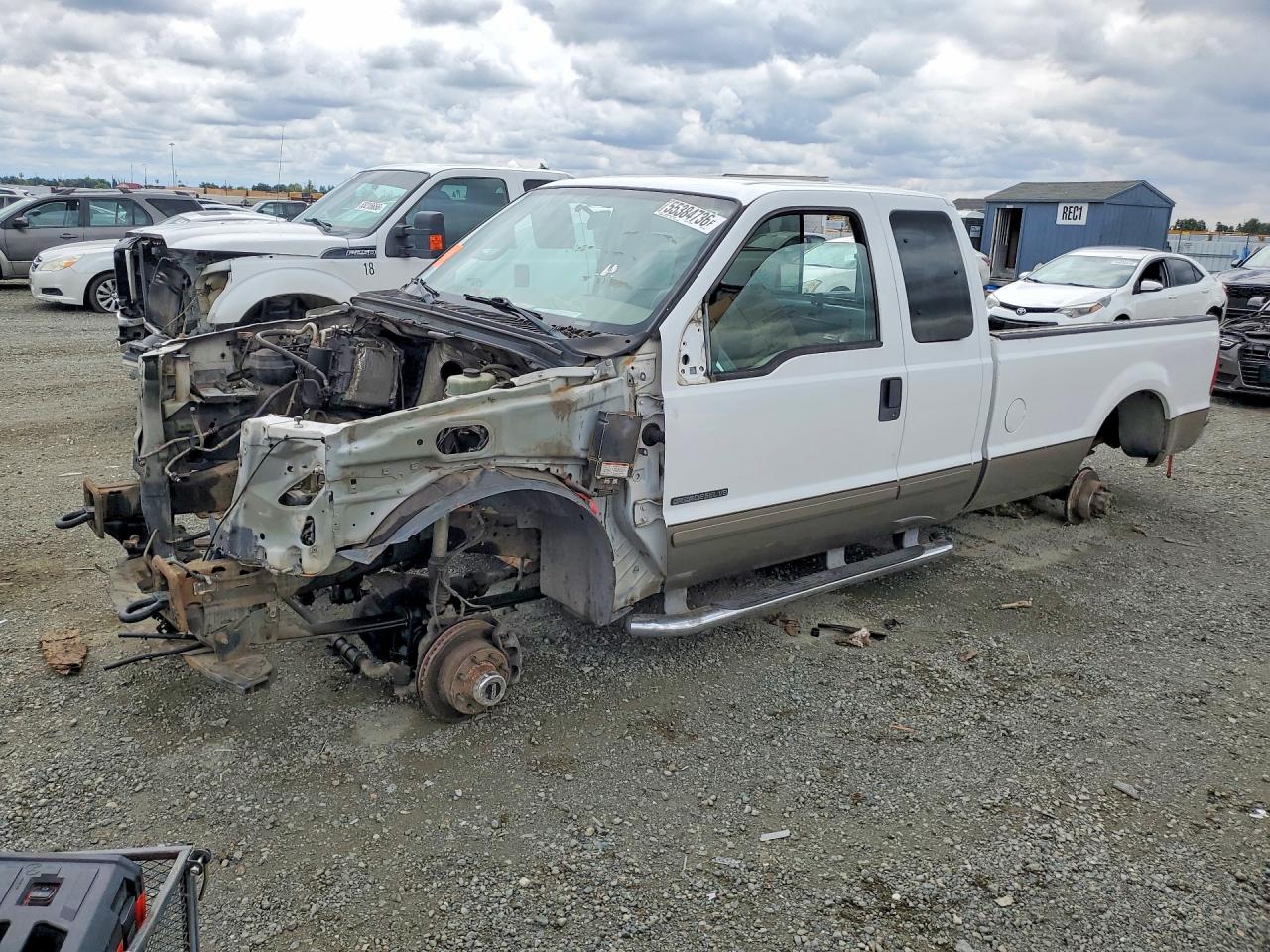 2002 Ford F250 Super Duty Two Tone vin: 1FTNX21F92EC76182
