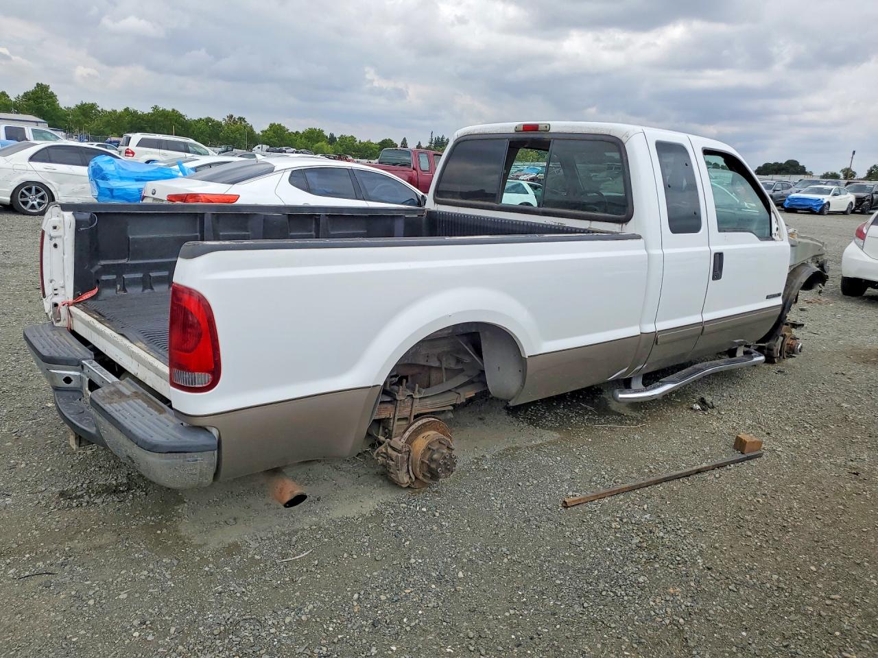 2002 Ford F250 Super Duty Two Tone vin: 1FTNX21F92EC76182