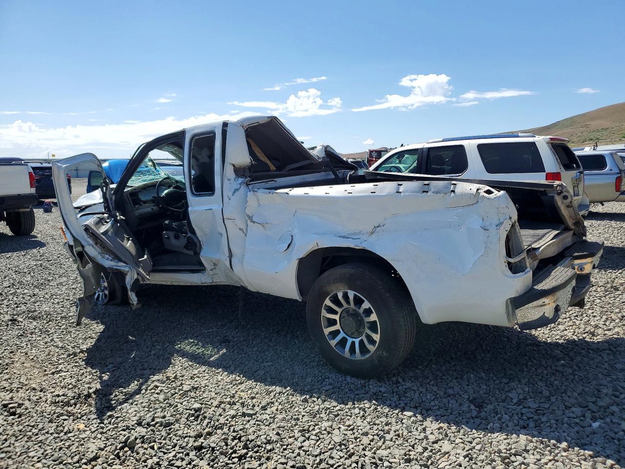 2001 Ford F250 Super Duty White vin: 1FTNX21FX1EB22479