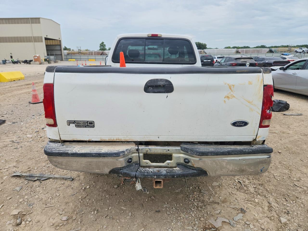 2001 Ford F250 Super Duty White vin: 1FTNX21FX1ED60607