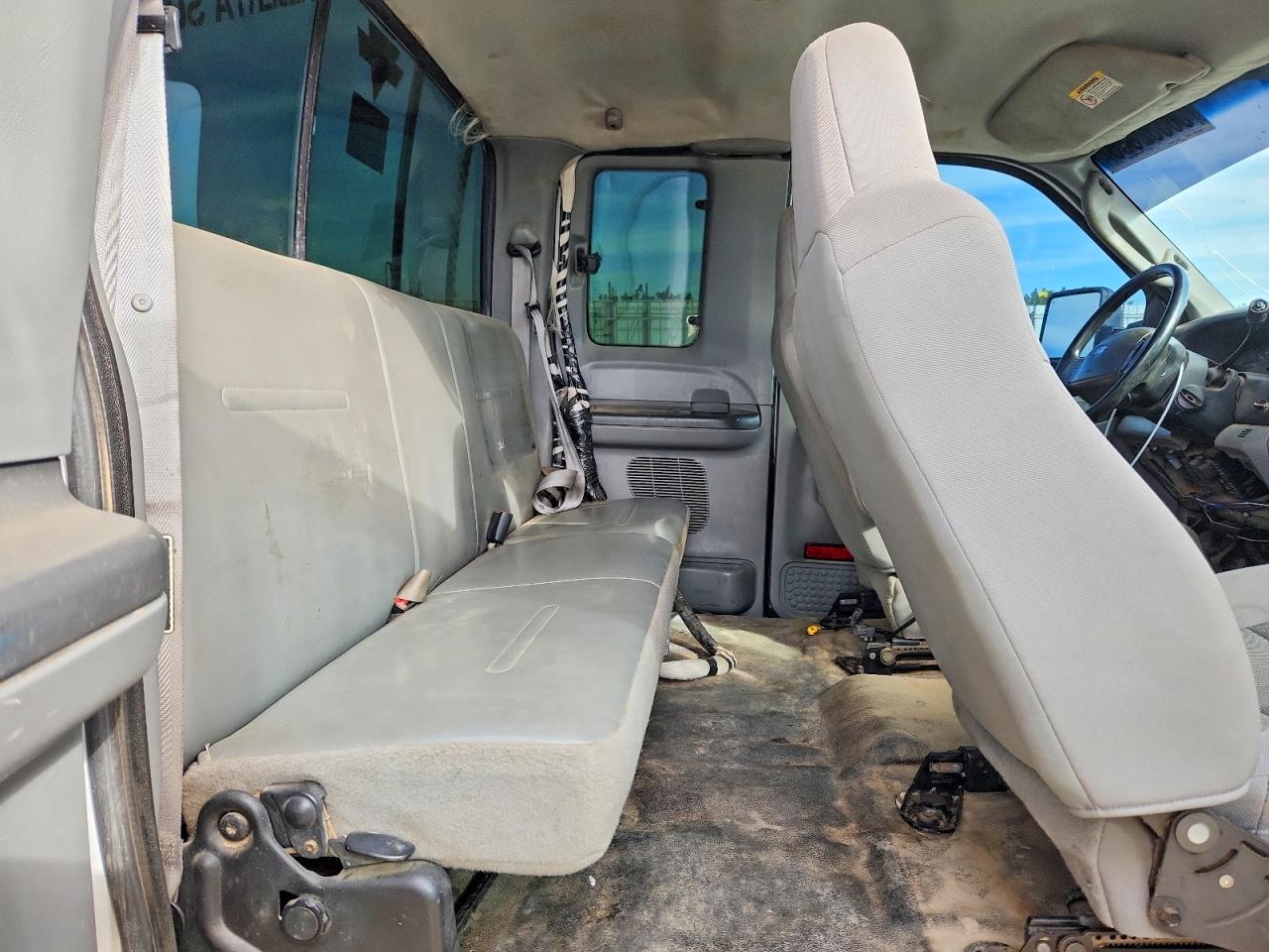 2003 Ford F250 Super Duty White vin: 1FTNX21L03EC19666