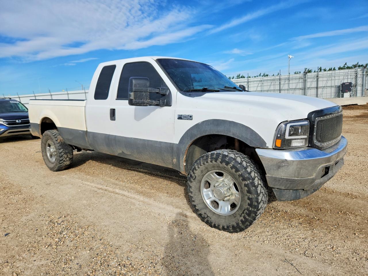 2003 Ford F250 Super Duty White vin: 1FTNX21L03EC19666