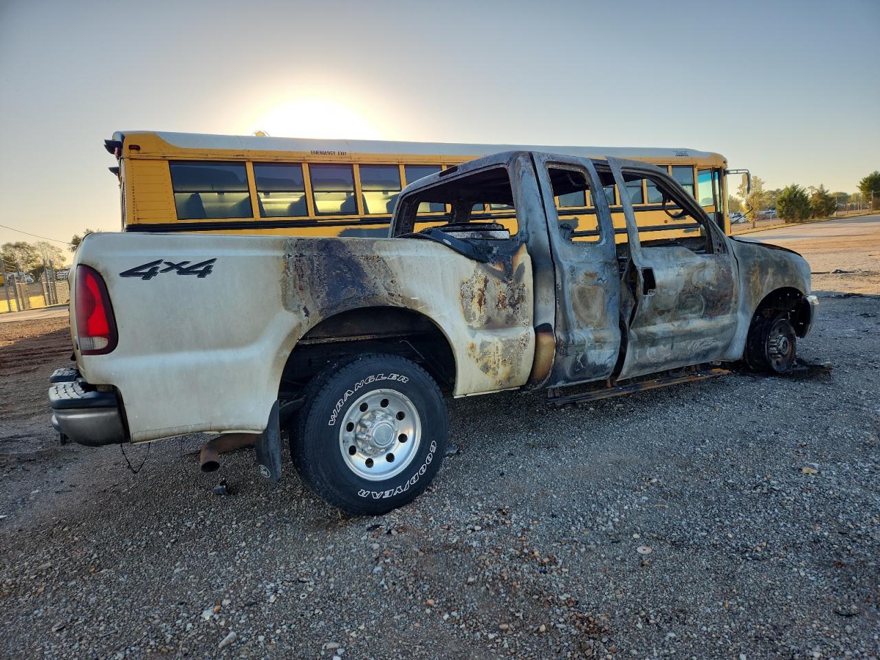 2001 Ford F250 Super Duty White vin: 1FTNX21L31EC74514