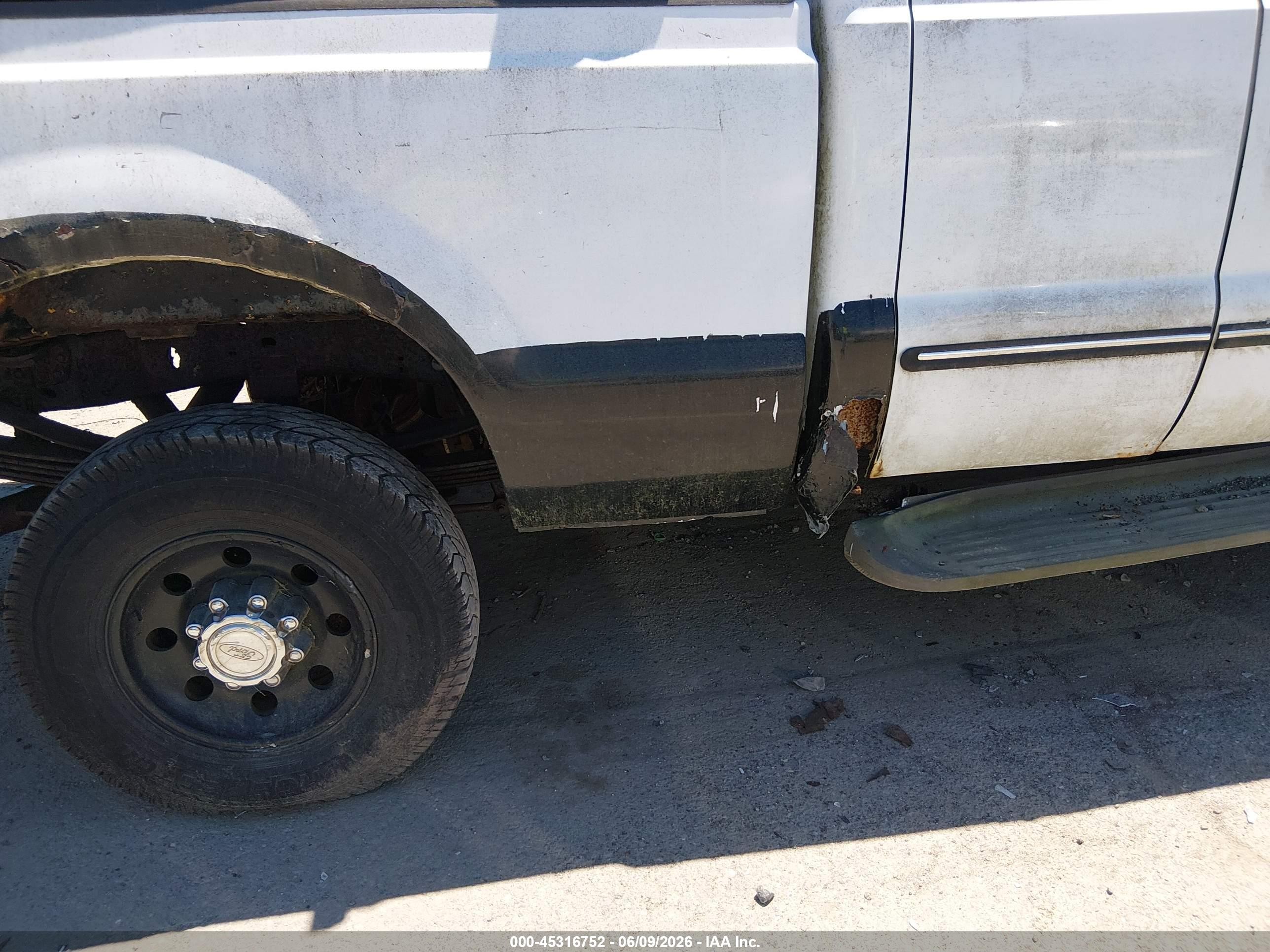 2000 Ford F-250 Lariat/xl/xlt White vin: 1FTNX21L3YEC55004