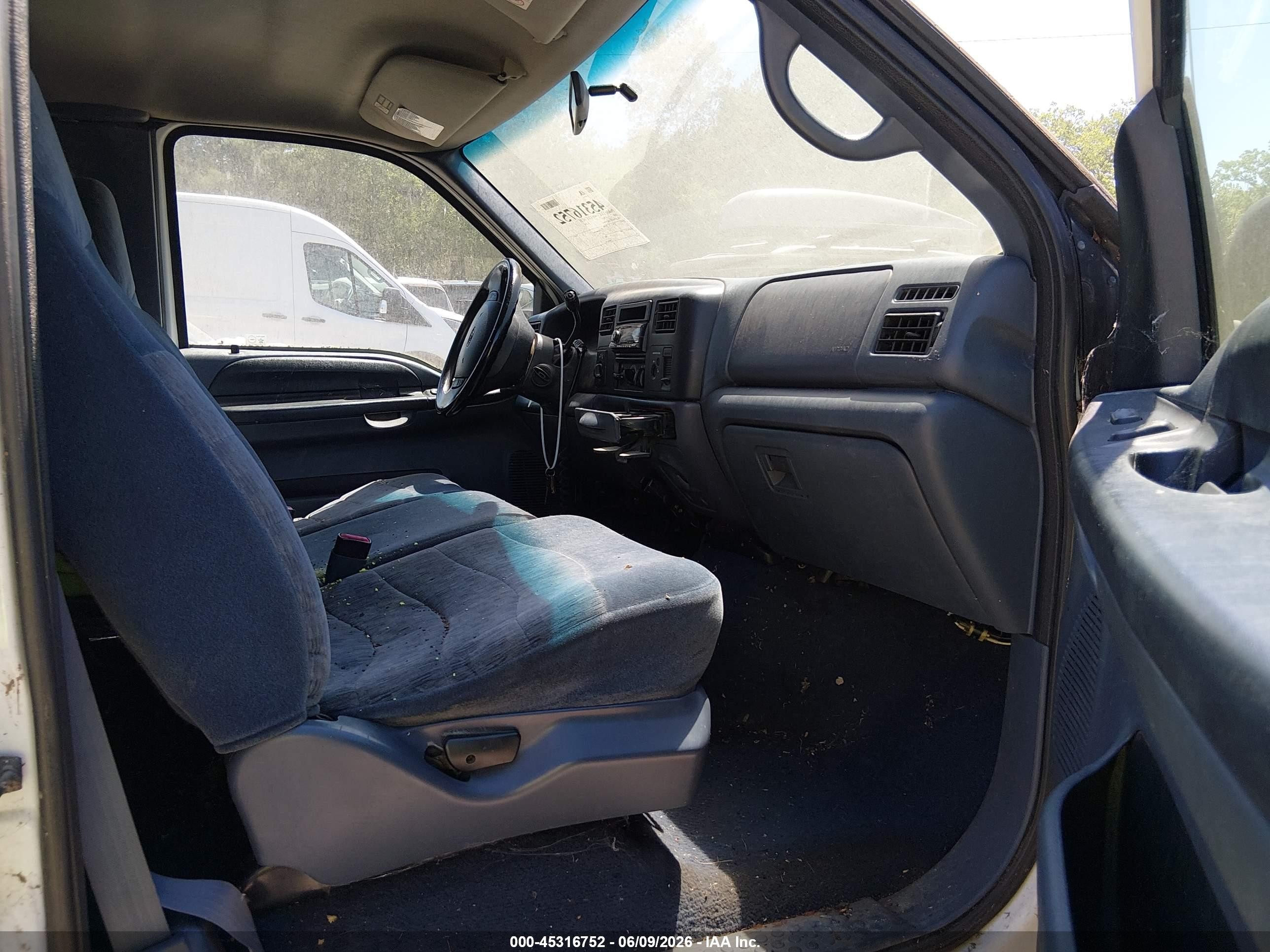 2000 Ford F-250 Lariat/xl/xlt White vin: 1FTNX21L3YEC55004