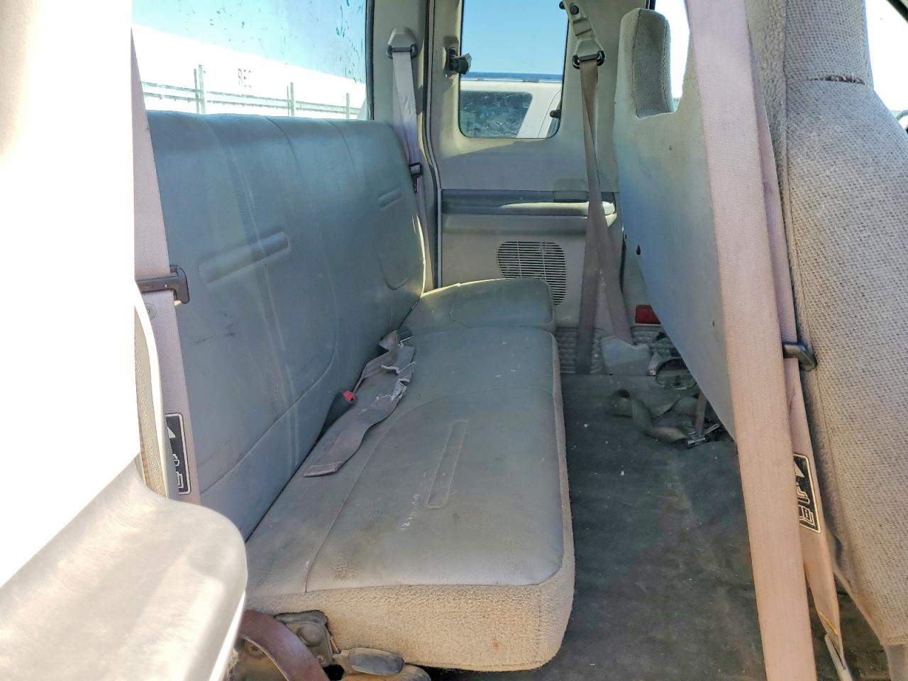 2001 Ford F250 Super Duty White vin: 1FTNX21L61EB39866