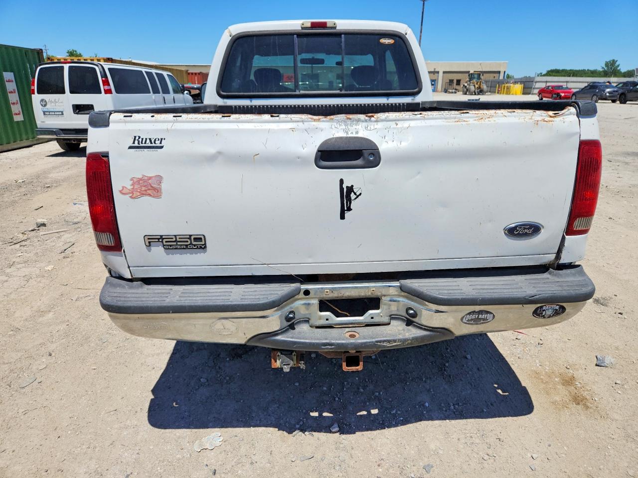2002 Ford F250 Super Duty White vin: 1FTNX21L72EB95686