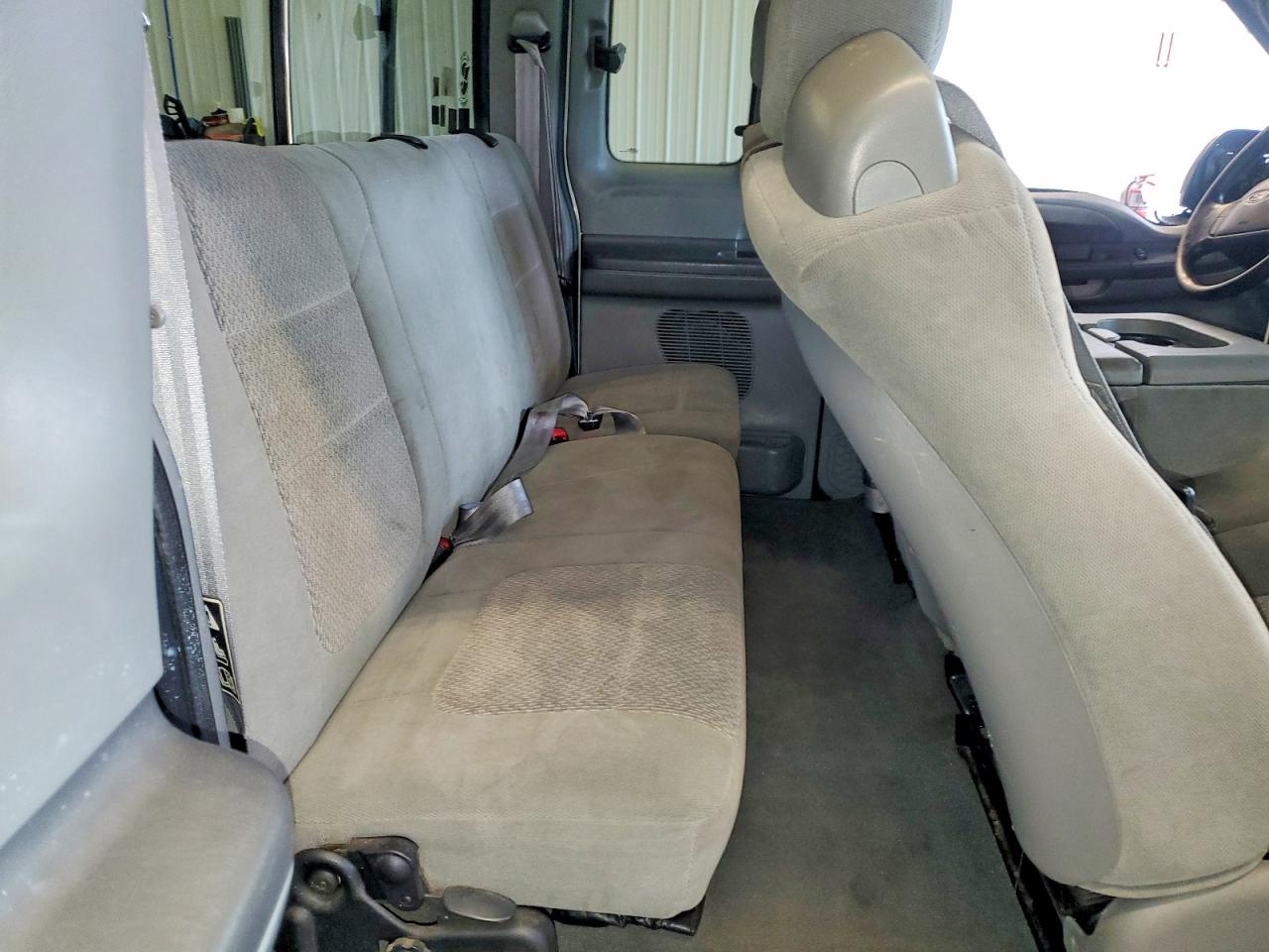 2004 Ford F250 Super Duty Silver vin: 1FTNX21L84EB34317