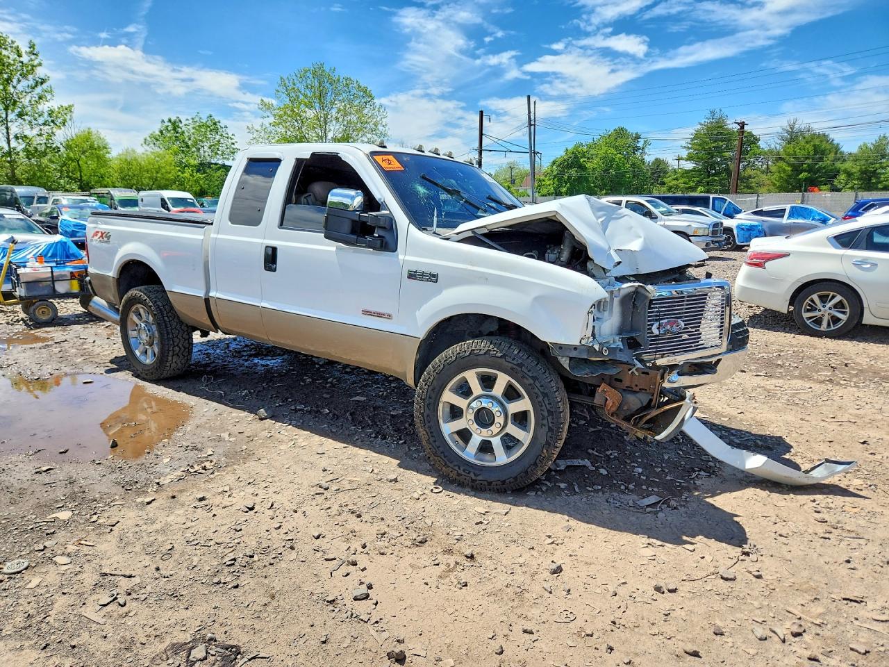 2004 Ford F250 Super Duty White vin: 1FTNX21P04EC40943