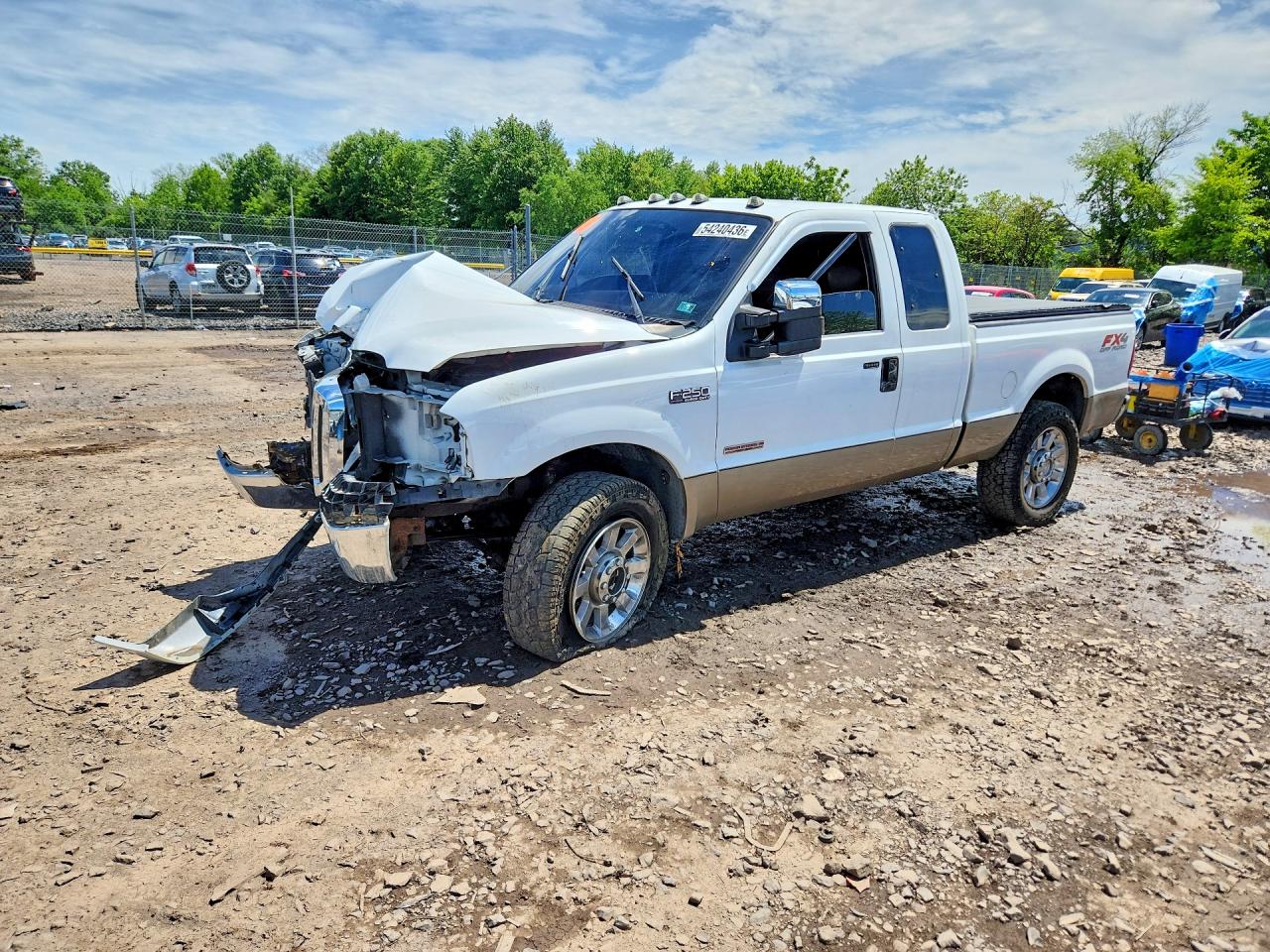 2004 Ford F250 Super Duty White vin: 1FTNX21P04EC40943