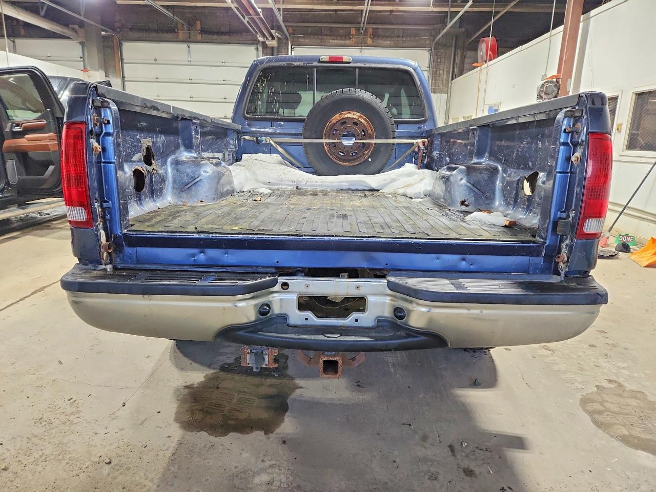2004 Ford F250 Super Duty Blue vin: 1FTNX21P44EB49352